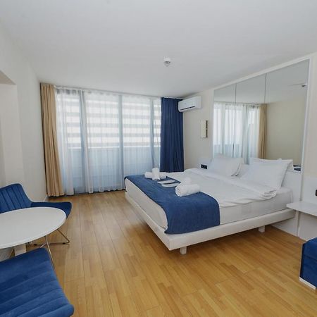 Blue Orbi City Hotel Батуми Экстерьер фото