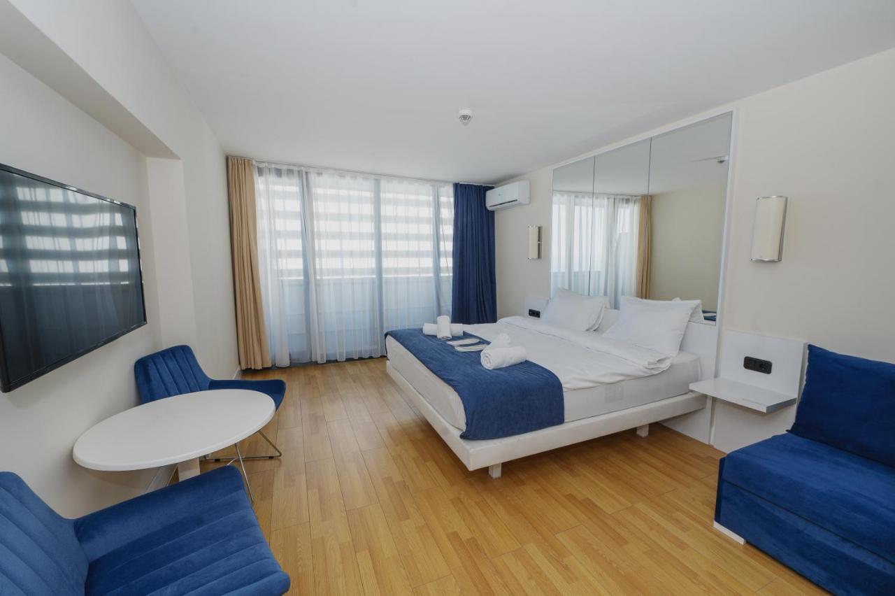 Blue Orbi City Hotel Батуми Экстерьер фото