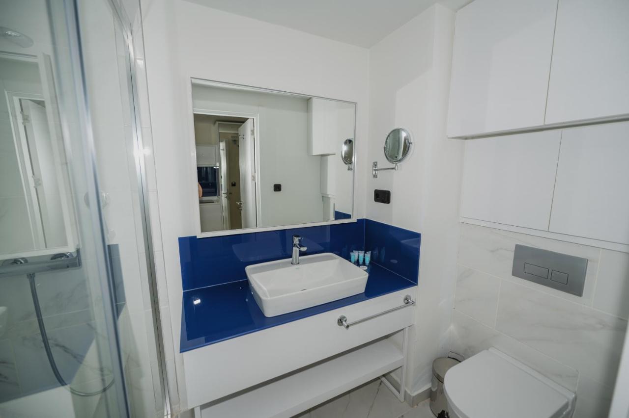 Blue Orbi City Hotel Батуми Экстерьер фото